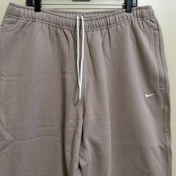 Nike NikeLab Solo Swoosh Heavyweight Fleece Jogger Pants Malt Mens XL CW5460-245 - Picture 3 of 16